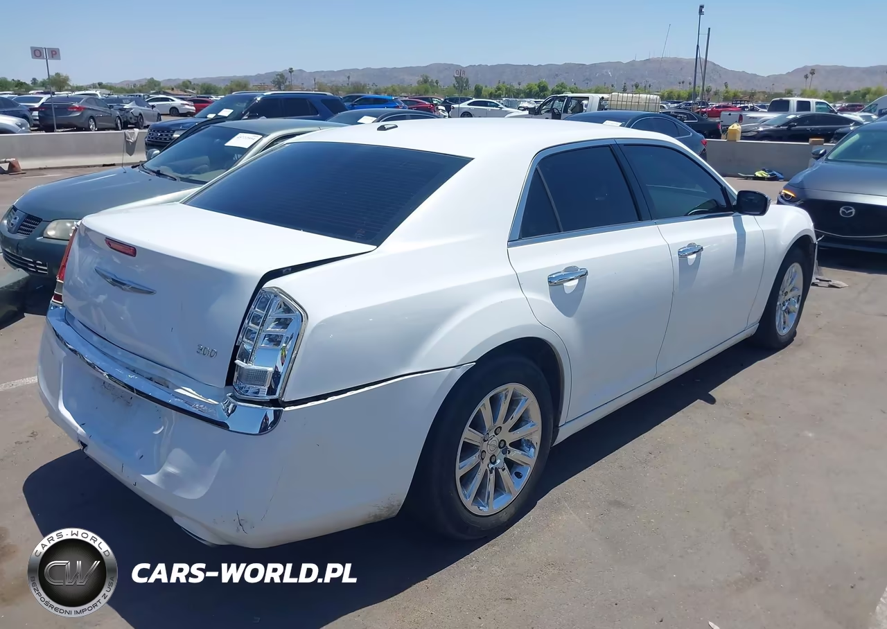 2012 Chrysler 300 Limited VIN:2C3CCACG5CH266069 - 4