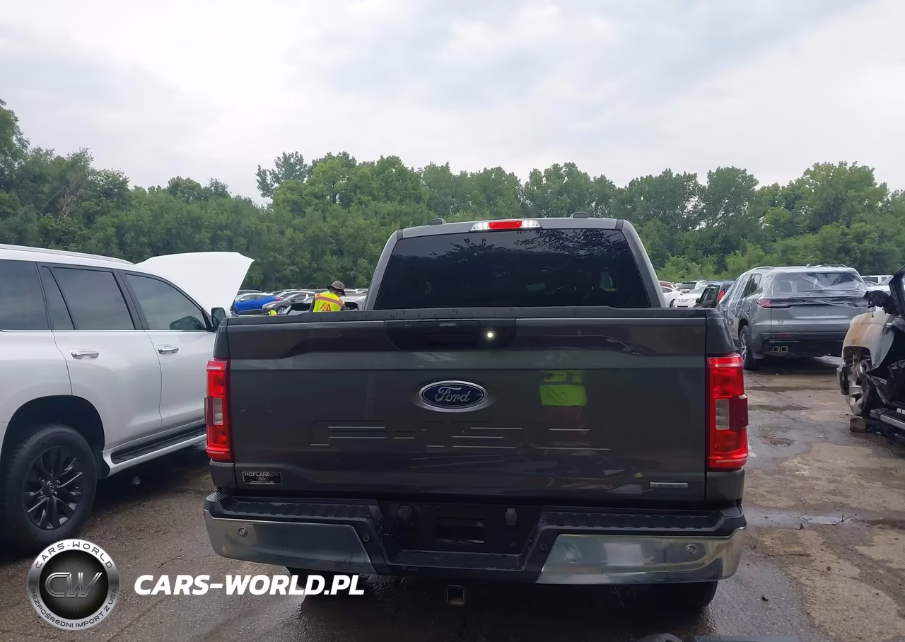 2023 Ford F-150 Xlt VIN:1FTFW1E88PKE12677 - 17