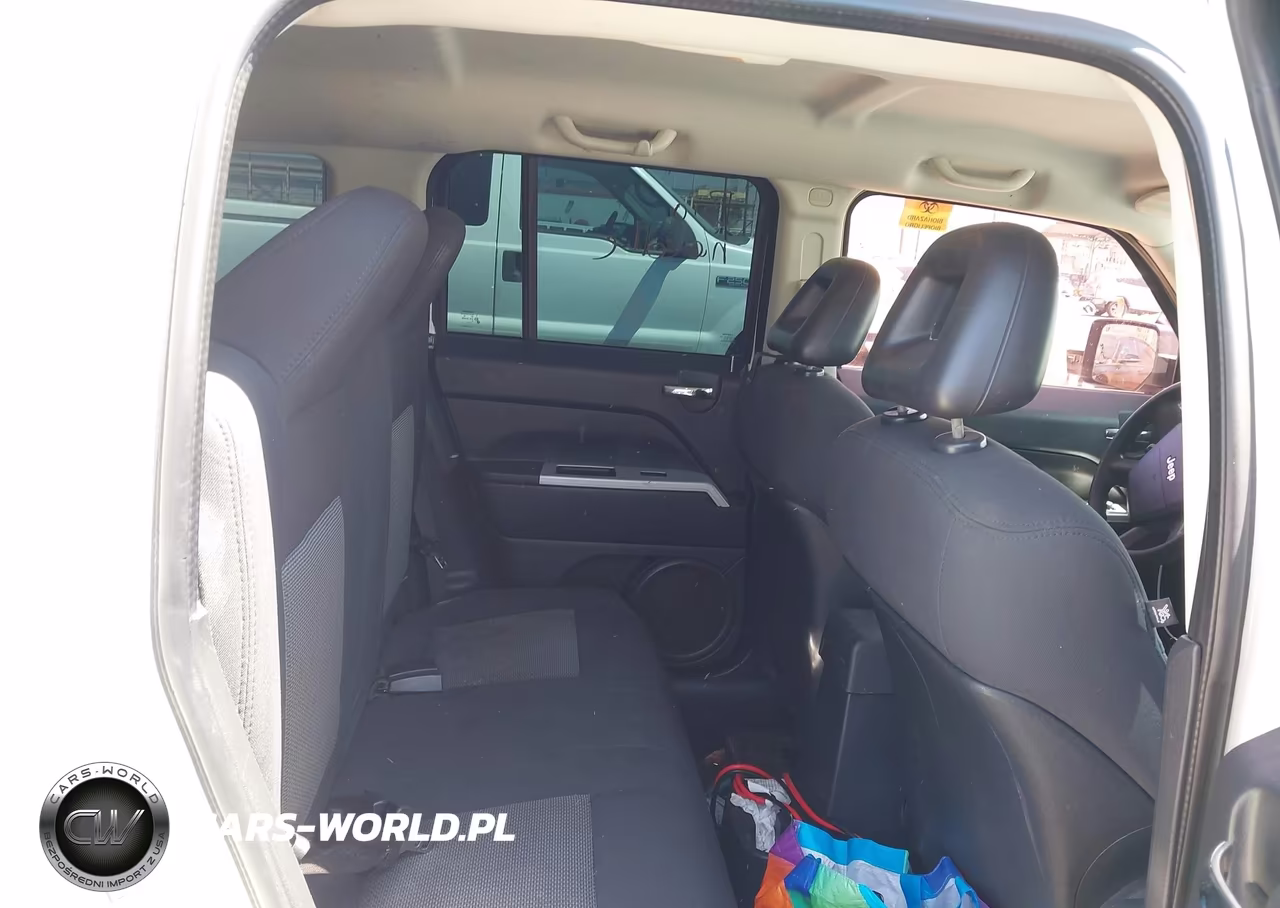 2008 Jeep Patriot Sport VIN:1J8FT28038D775987 - 8