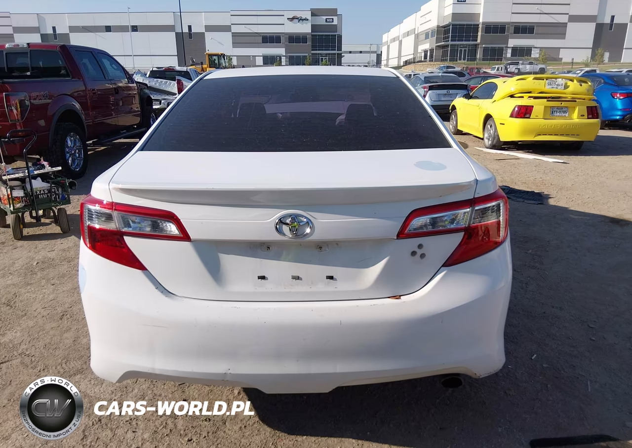 2014 Toyota Camry Se VIN:4T1BF1FK2EU765230 - 16