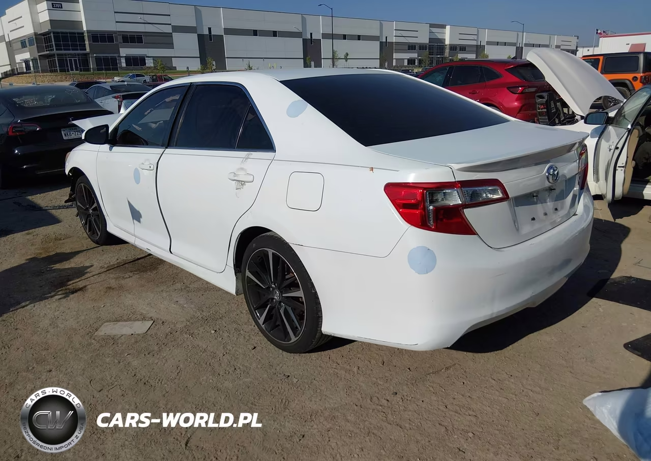 2014 Toyota Camry Se VIN:4T1BF1FK2EU765230 - 3