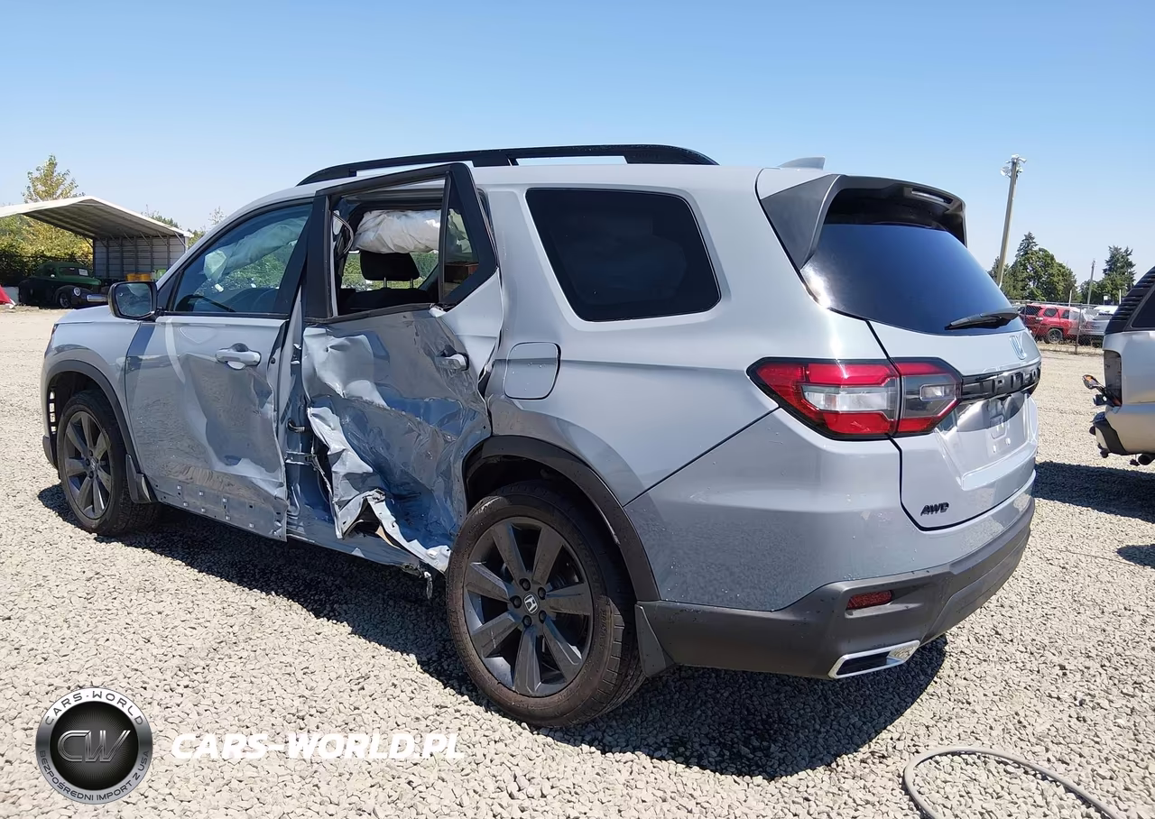 2025 Honda Pilot Sport VIN:5FNYG1H34SB047975 - 3