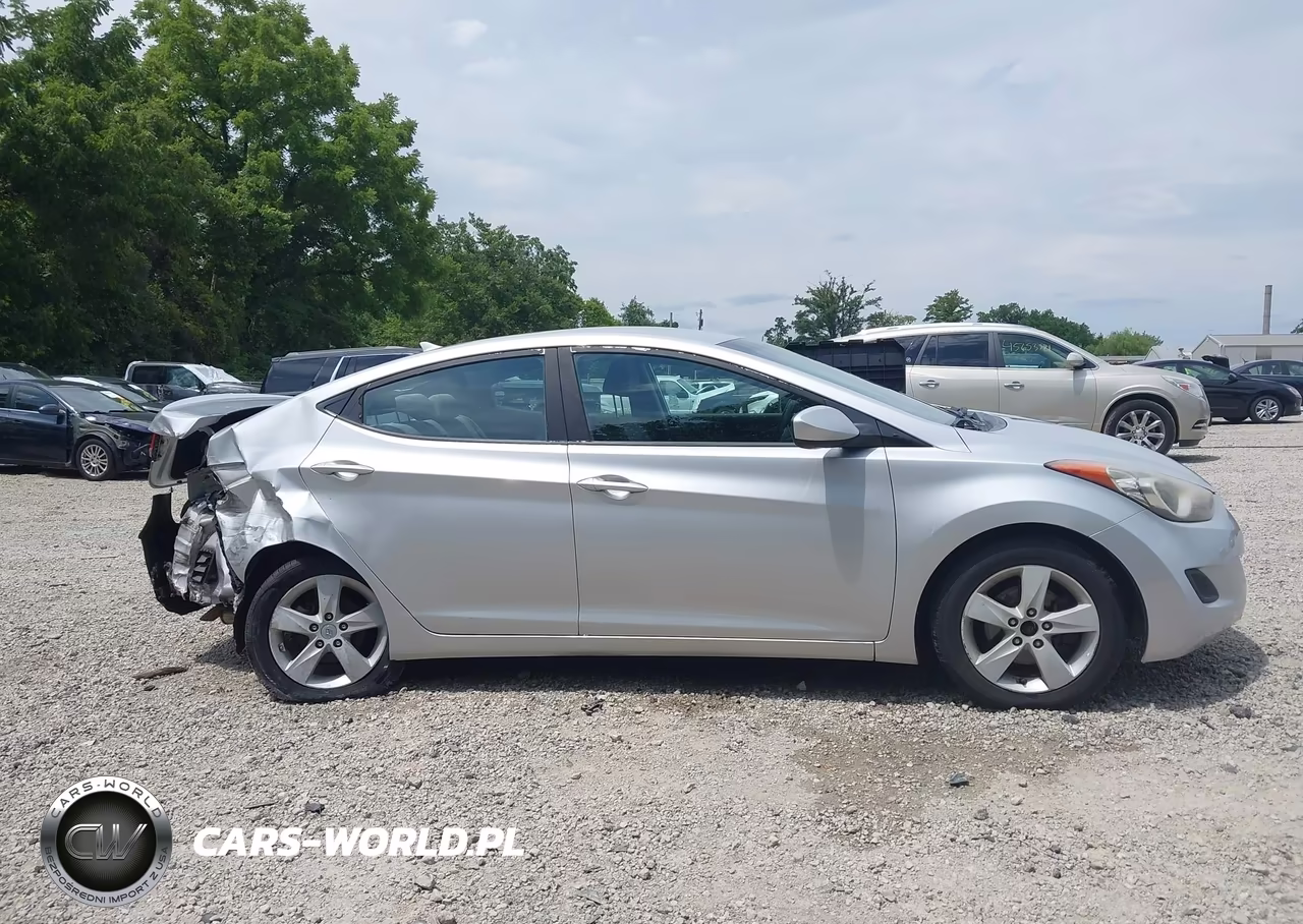 2013 Hyundai Elantra Gls VIN:KMHDH4AE2DU787300 - 13