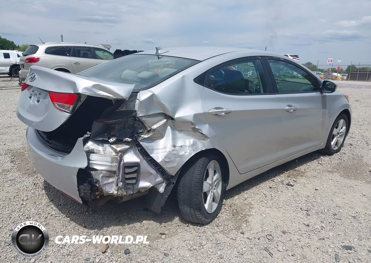 2013 Hyundai Elantra Gls VIN:KMHDH4AE2DU787300 - 4