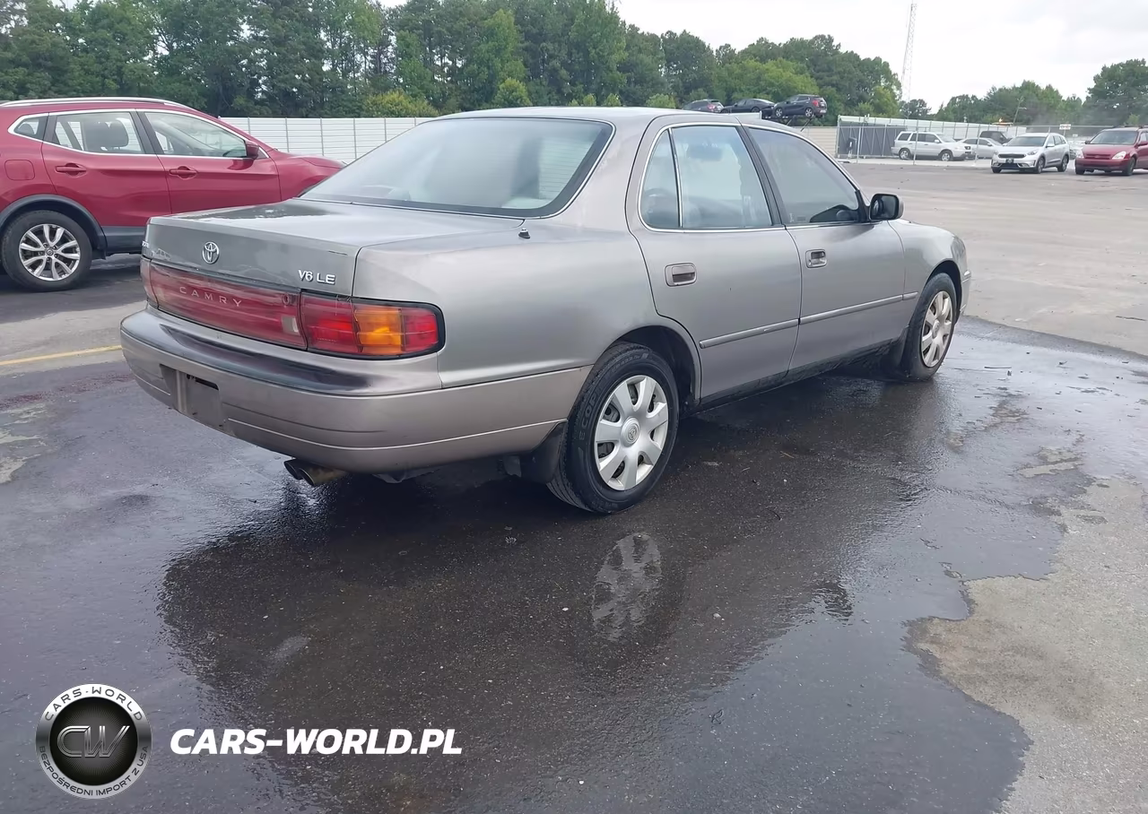 1993 Toyota Camry Le VIN:4T1VK12E5PU075323 - 4