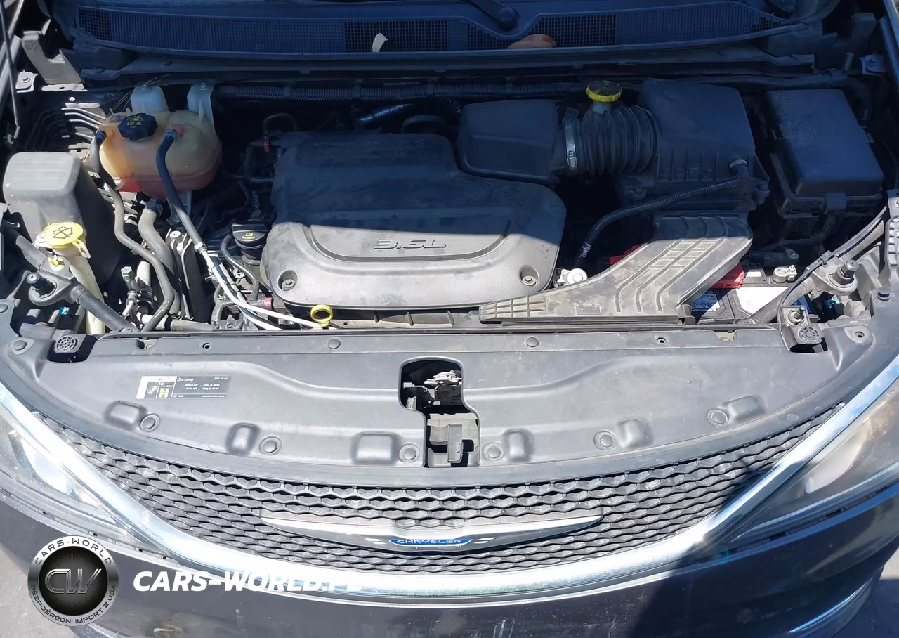 2020 Chrysler Pacifica Touring L VIN:2C4RC1BG5LR126038 - 10