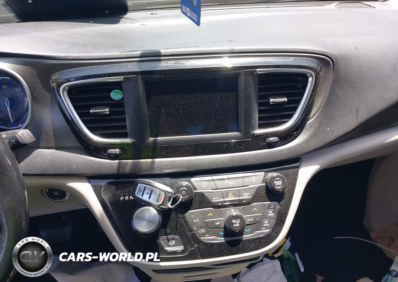 2020 Chrysler Pacifica Touring L VIN:2C4RC1BG5LR126038 - 11