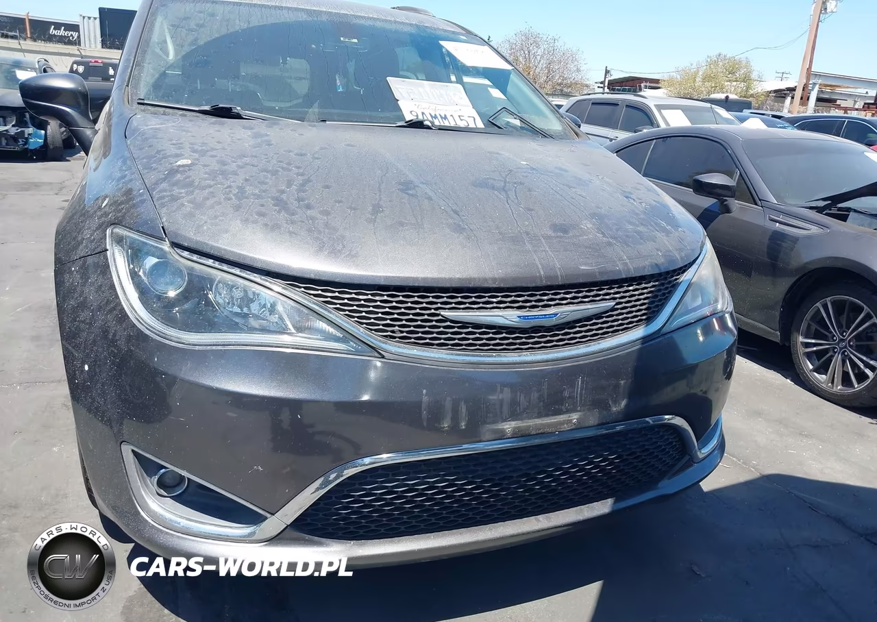 2020 Chrysler Pacifica Touring L VIN:2C4RC1BG5LR126038 - 13