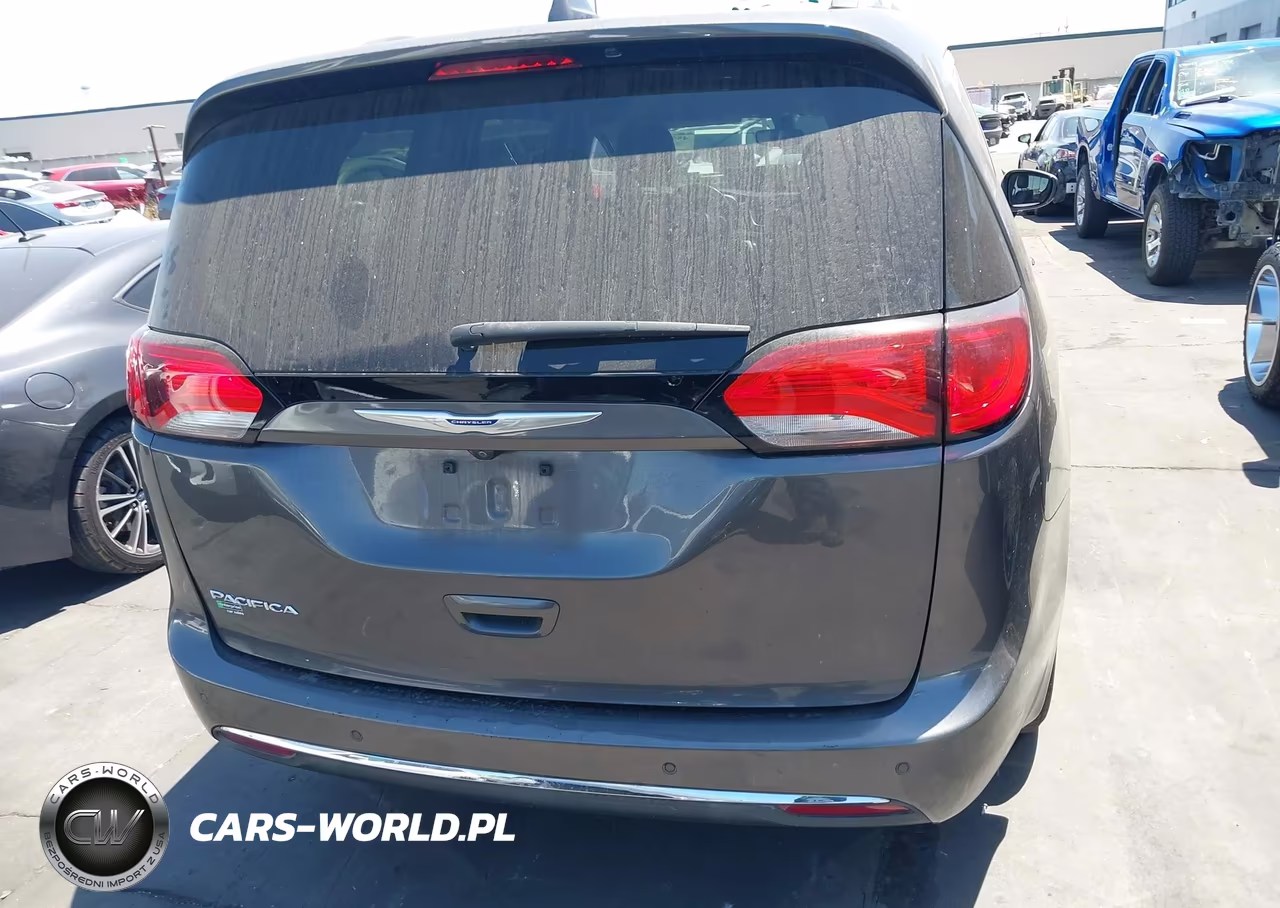 2020 Chrysler Pacifica Touring L VIN:2C4RC1BG5LR126038 - 17