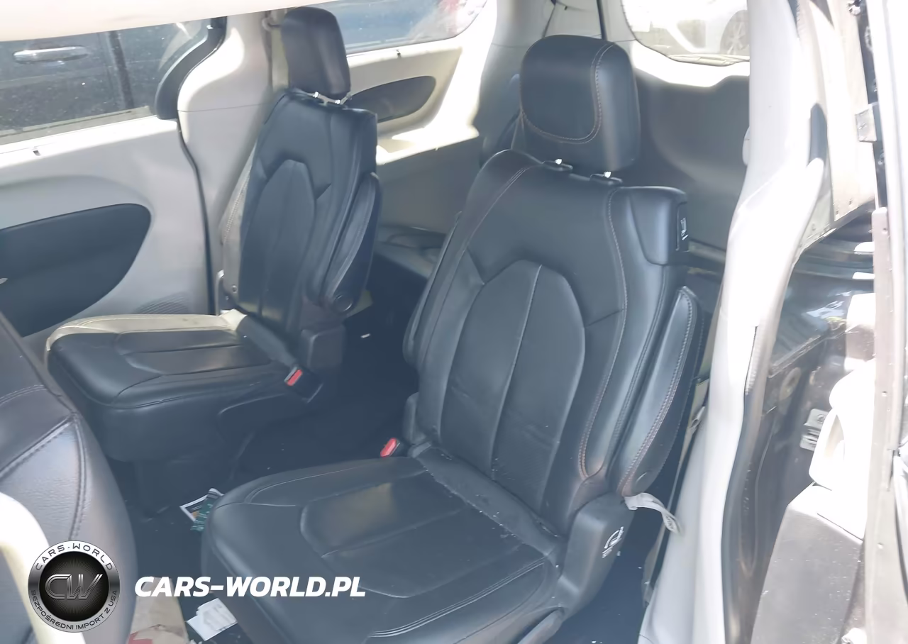 2020 Chrysler Pacifica Touring L VIN:2C4RC1BG5LR126038 - 21