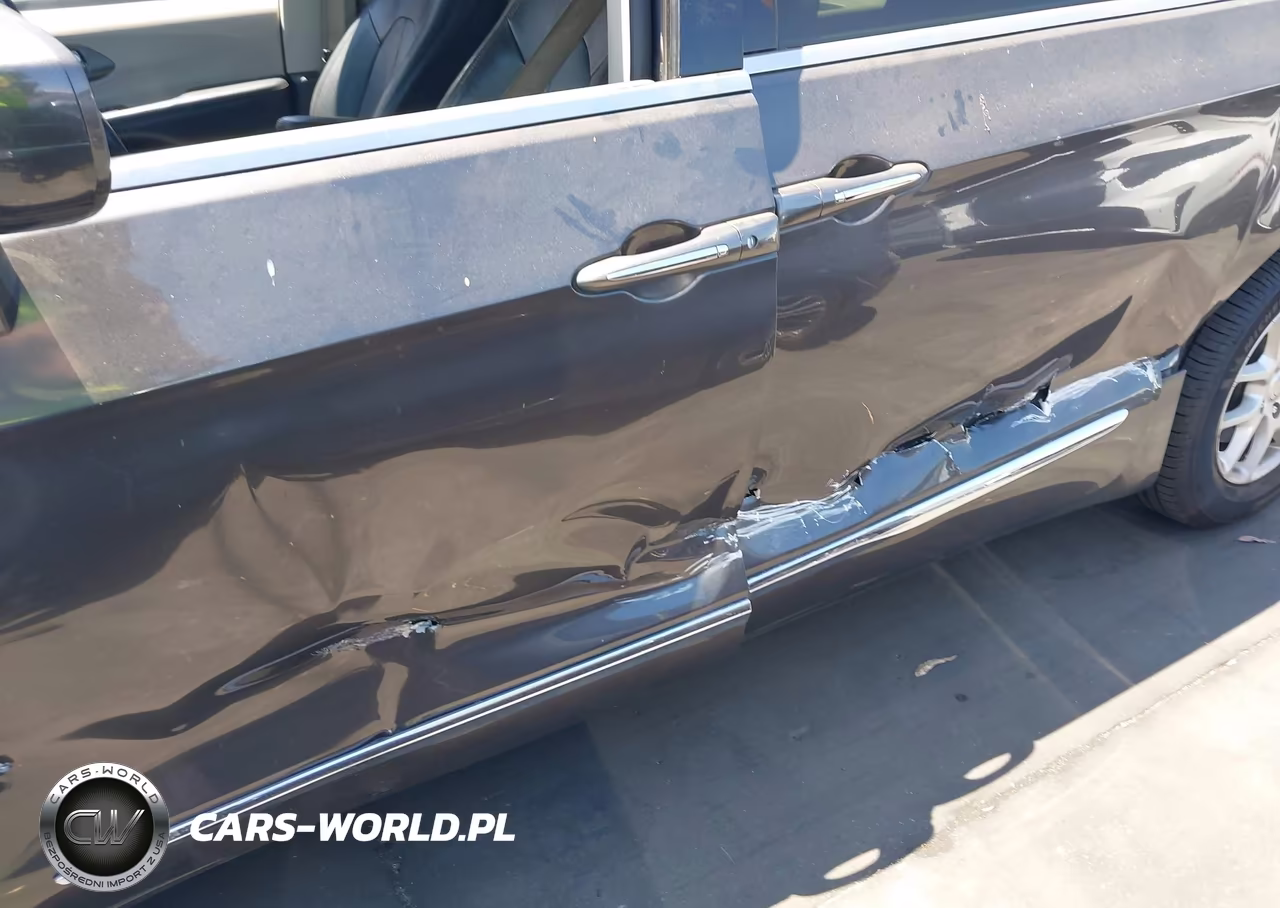 2020 Chrysler Pacifica Touring L VIN:2C4RC1BG5LR126038 - 6
