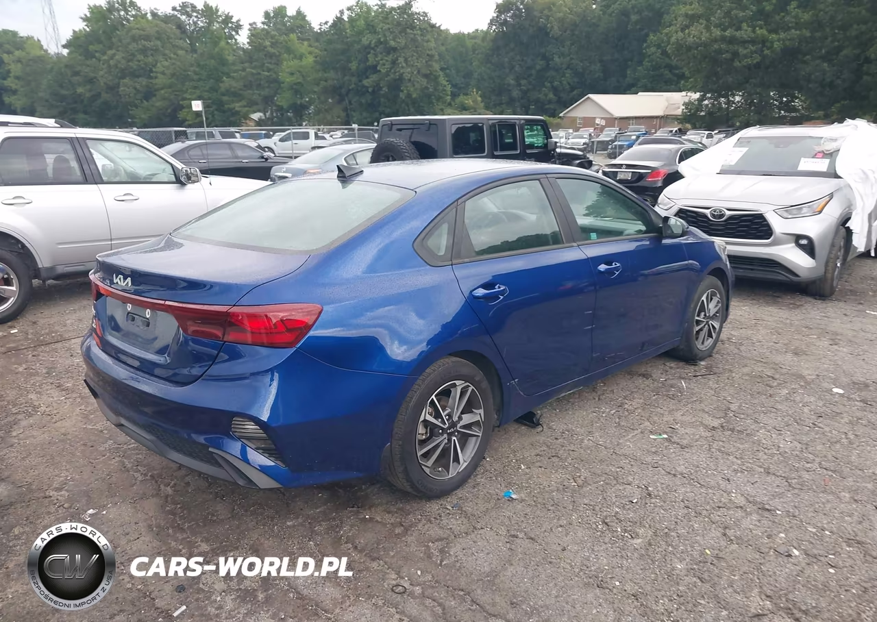2023 Kia Forte Lxs VIN:3KPF24ADXPE580775 - 4