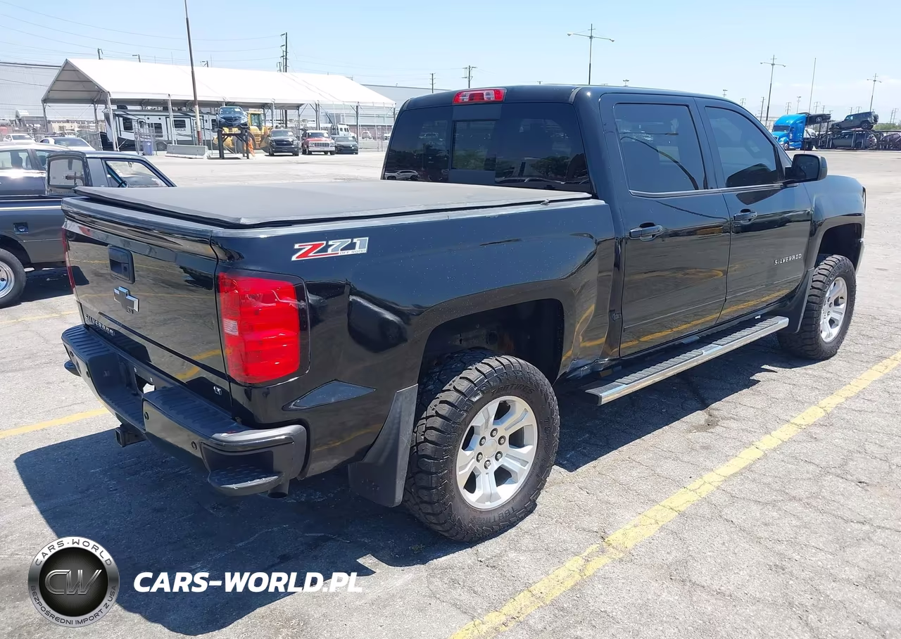 2017 Chevrolet Silverado 1500 2Lt VIN:3GCUKREC7HG229088 - 4