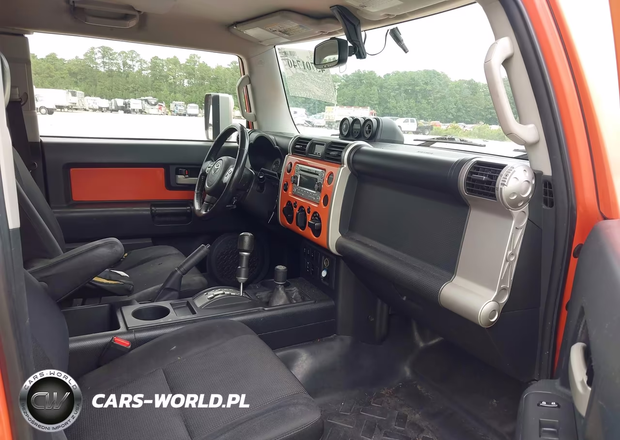2013 Toyota Fj Cruiser VIN:JTEBU4BF2DK151594 - 5