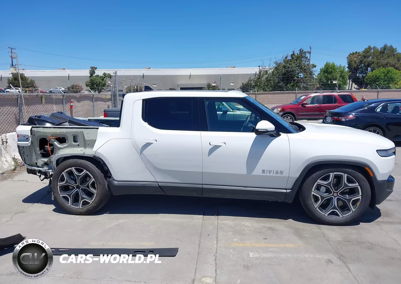 2026 Rivian R1T Dual Motor Large Pack-Performance Dual Motor Large Pack VIN:7FCTGFAAXTN043572 - 14