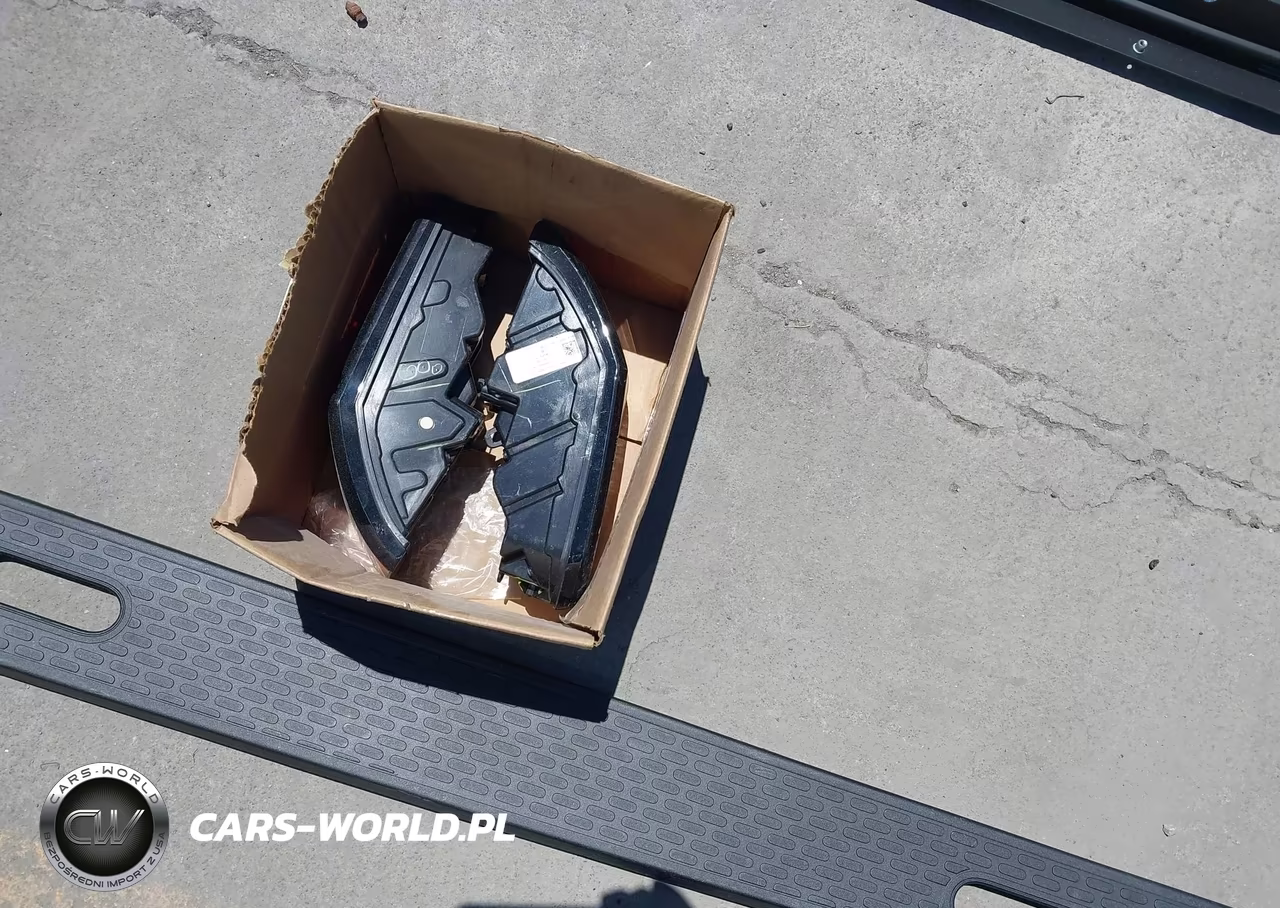 2026 Rivian R1T Dual Motor Large Pack-Performance Dual Motor Large Pack VIN:7FCTGFAAXTN043572 - 23