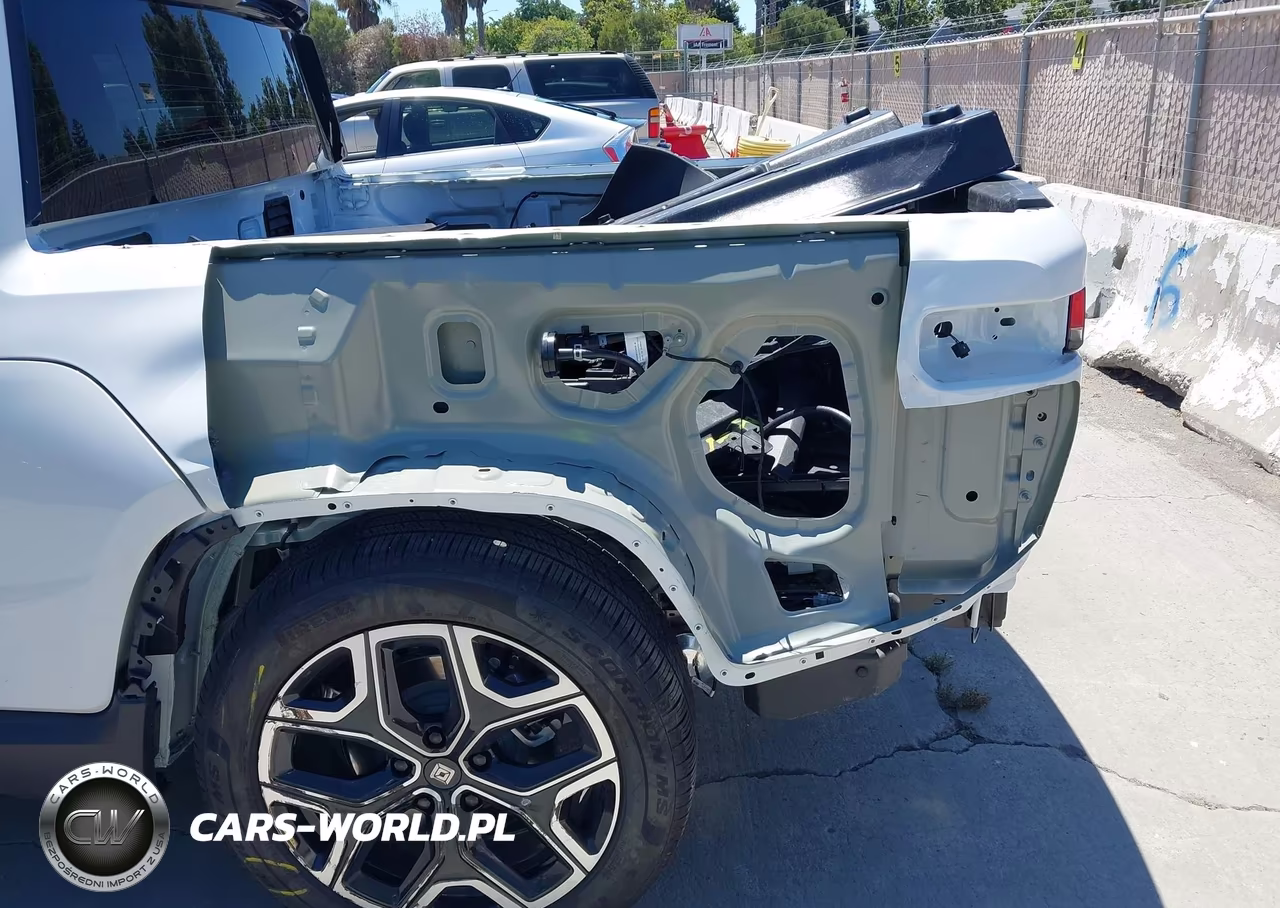 2026 Rivian R1T Dual Motor Large Pack-Performance Dual Motor Large Pack VIN:7FCTGFAAXTN043572 - 6