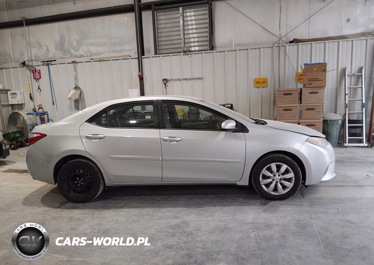 2015 Toyota Corolla Le VIN:5YFBURHE2FP327516 - 13