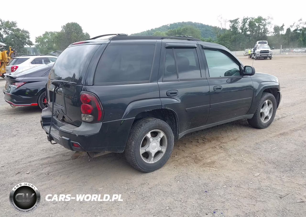 2007 Chevrolet Trailblazer Ls VIN:1GNDT13S572160053 - 4
