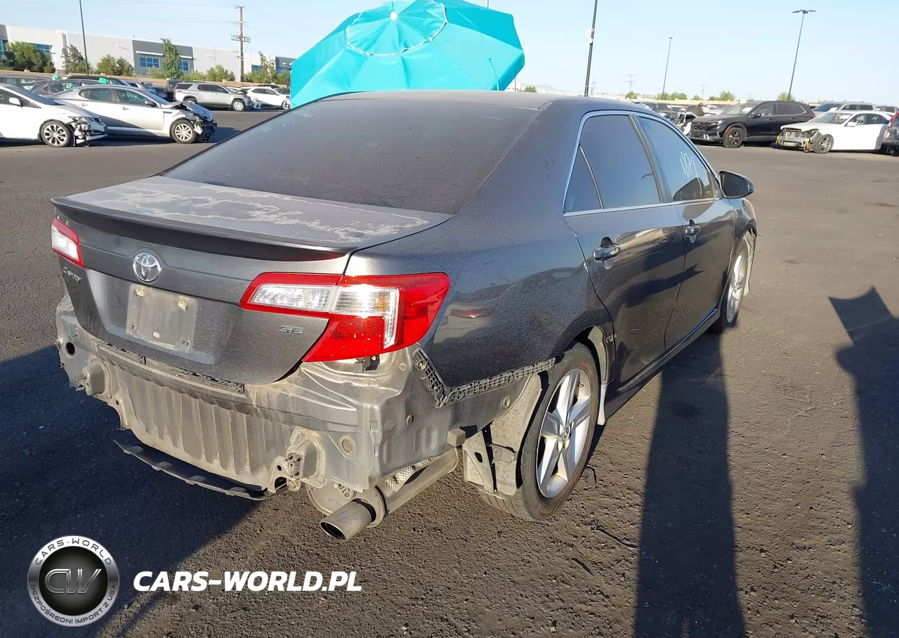 2013 Toyota Camry Se VIN:4T1BF1FK2DU266443 - 4