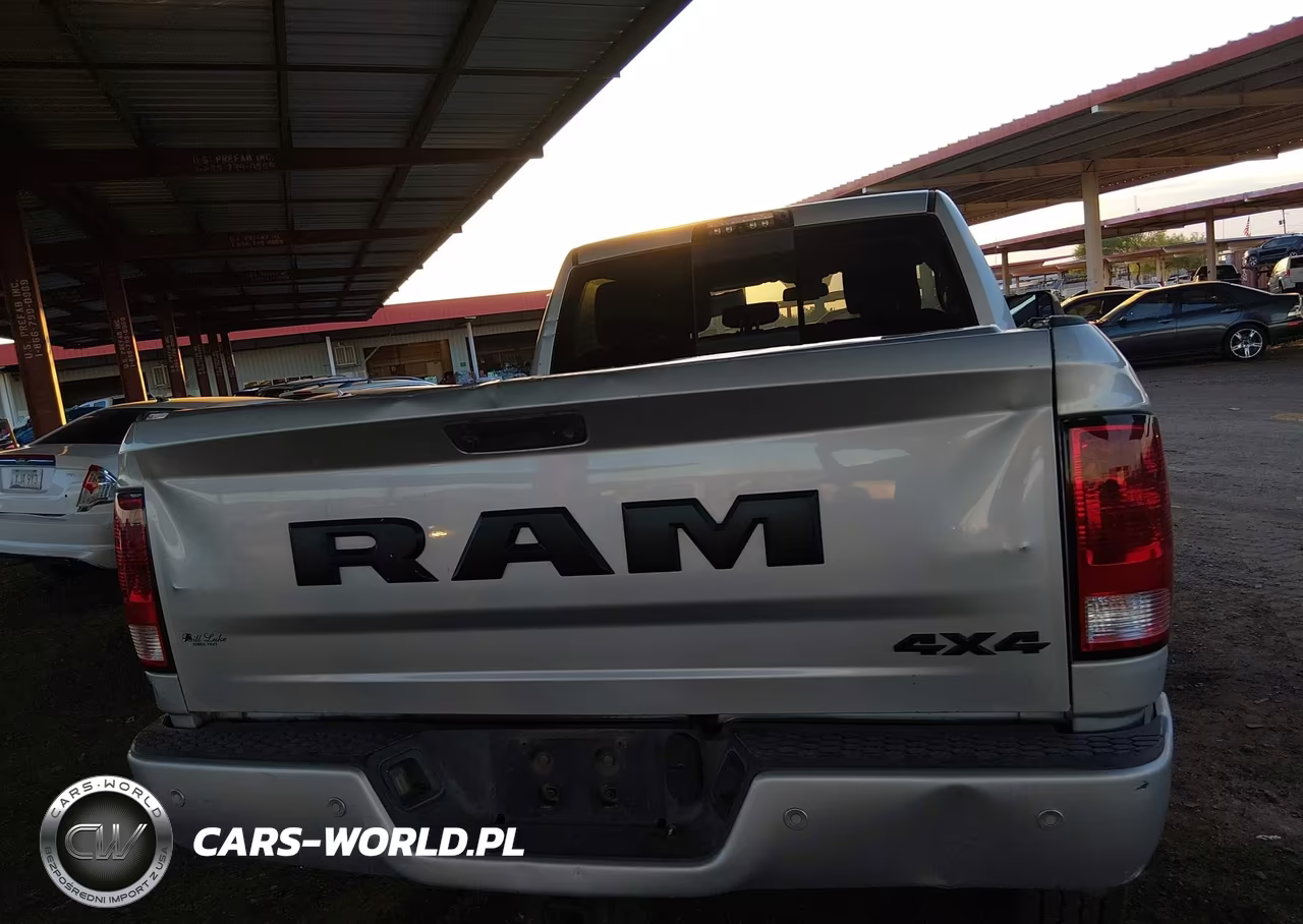 2017 Ram 2500 Big Horn 4X4 6'4 Box VIN:3C6UR5DL7HG740071 - 16