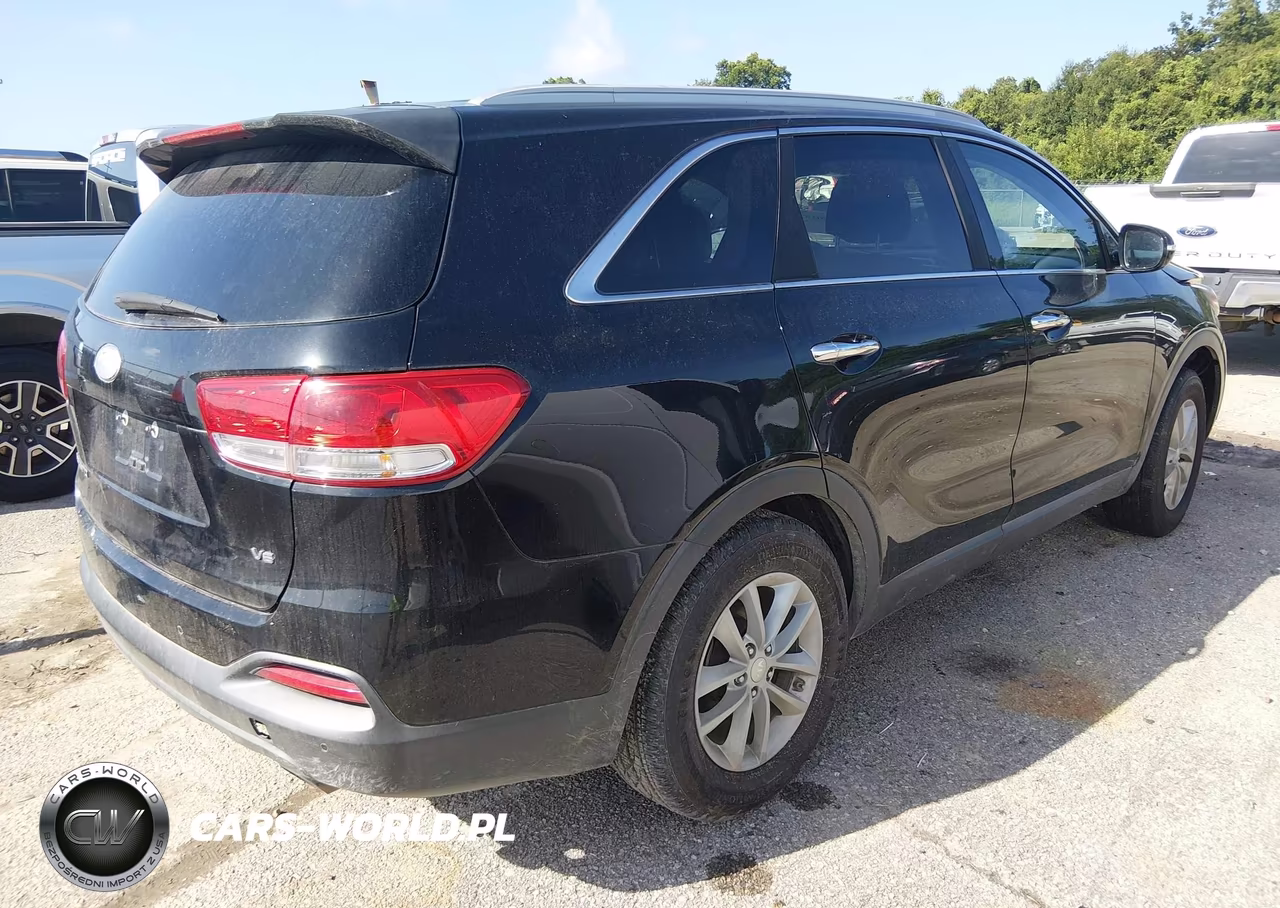 2017 Kia Sorento 3.3L Lx VIN:5XYPG4A55HG225726 - 4