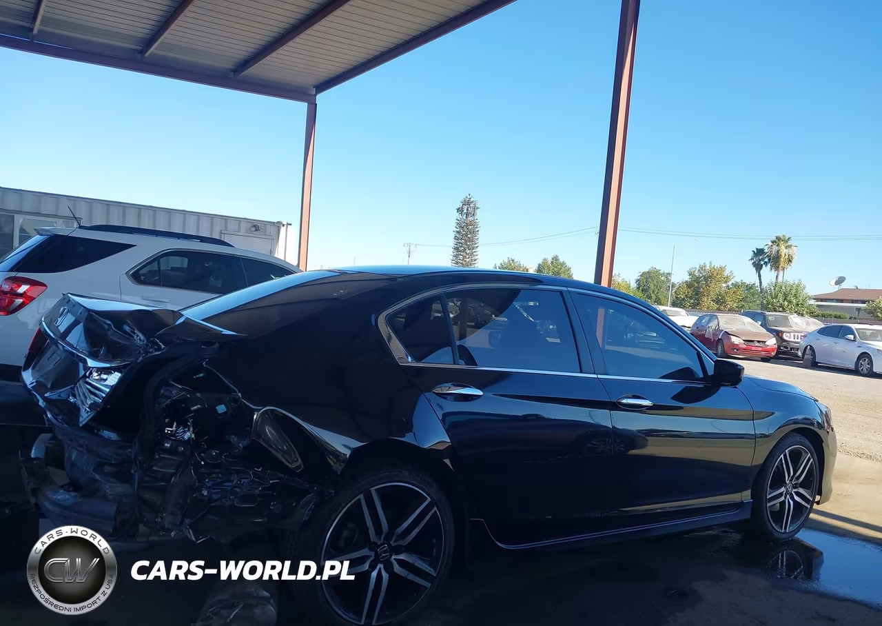 2017 Honda Accord Sport VIN:1HGCR2F5XHA194867 - 13