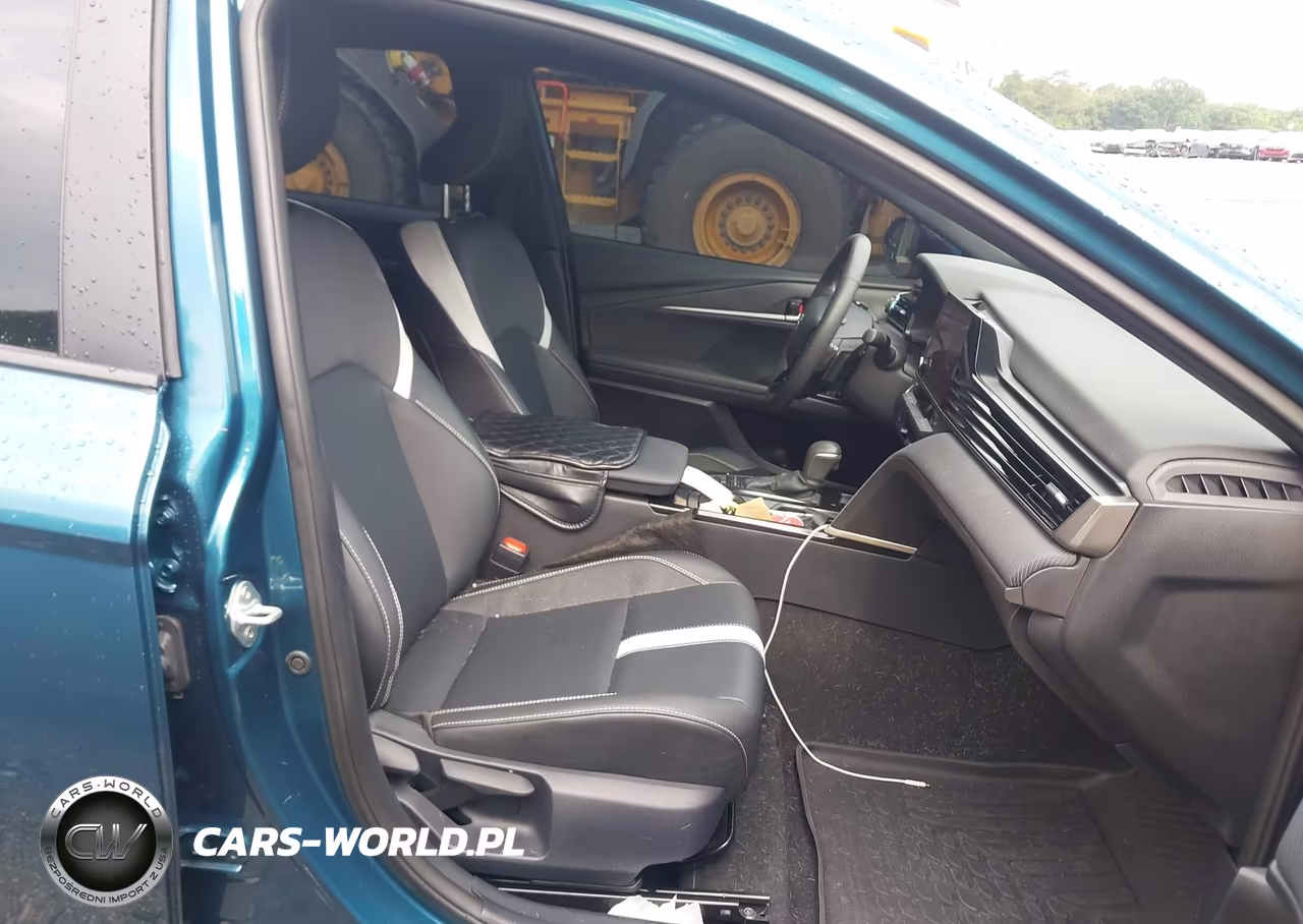 2025 Toyota Camry Se VIN:4T1DAACK0SU055220 - 5