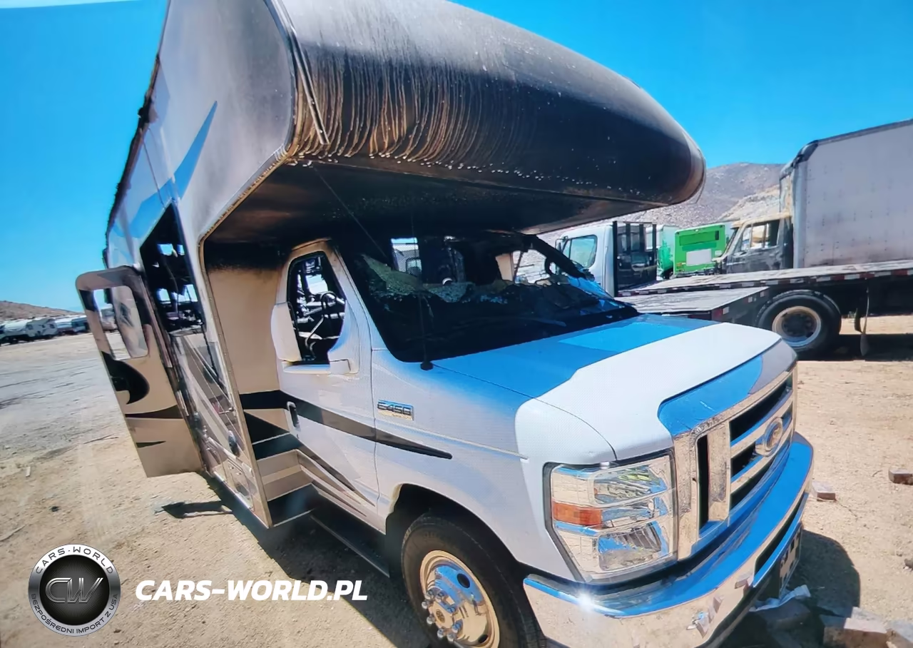 2015 Ford E-450 Cutaway