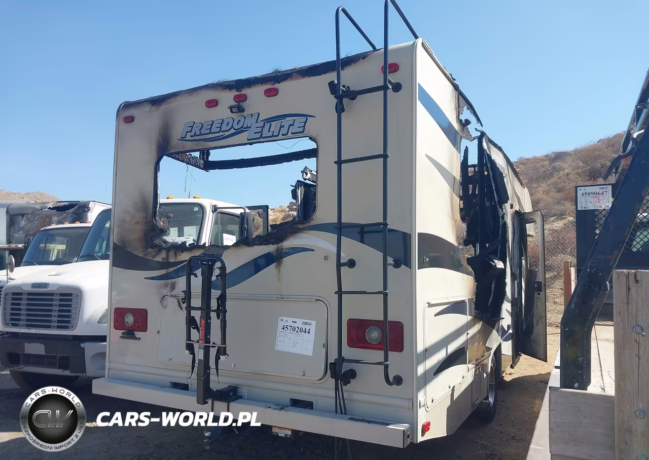 2015 Ford E-450 Cutaway VIN:1FDXE4FS1FDA02398 - 4