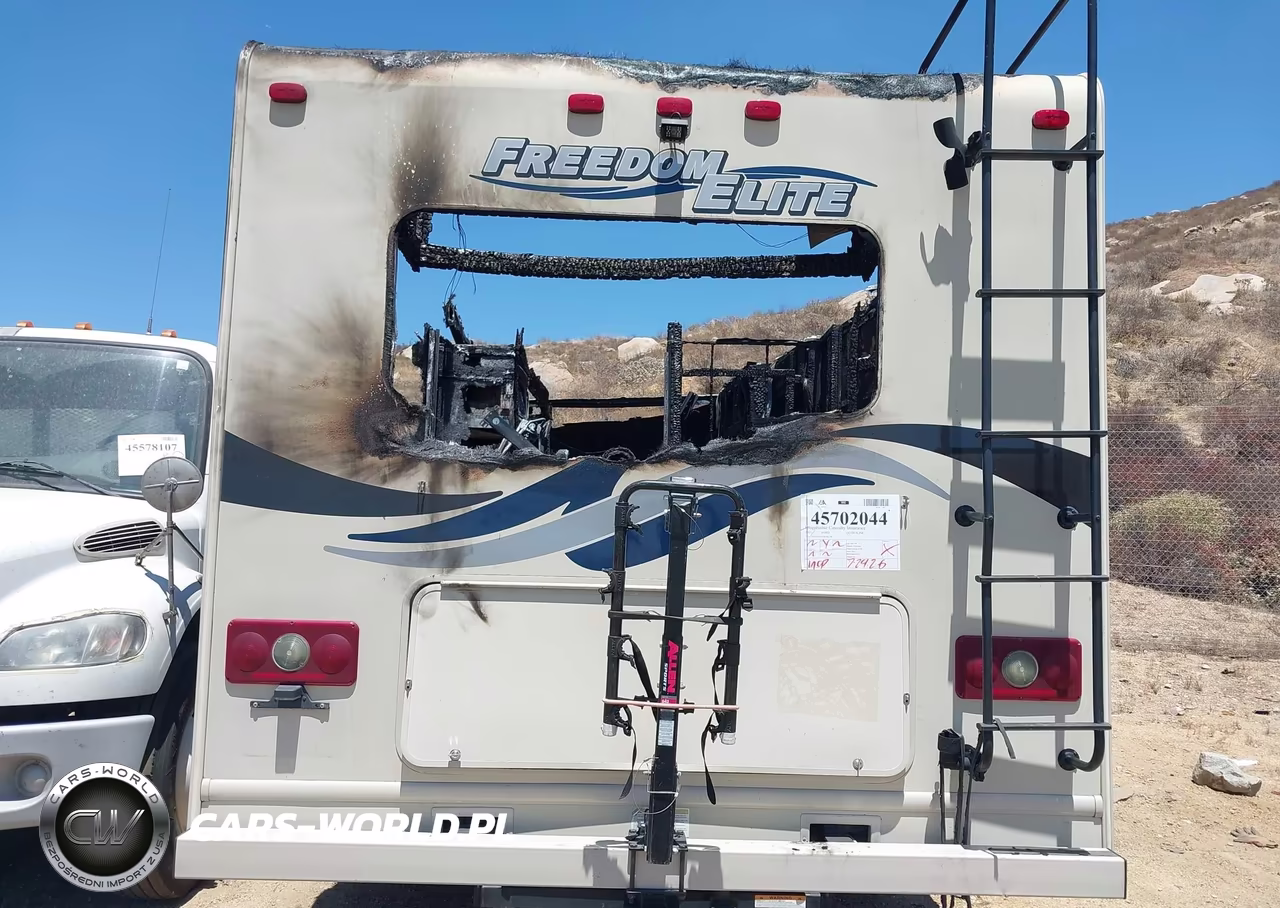2015 Ford E-450 Cutaway VIN:1FDXE4FS1FDA02398 - 8