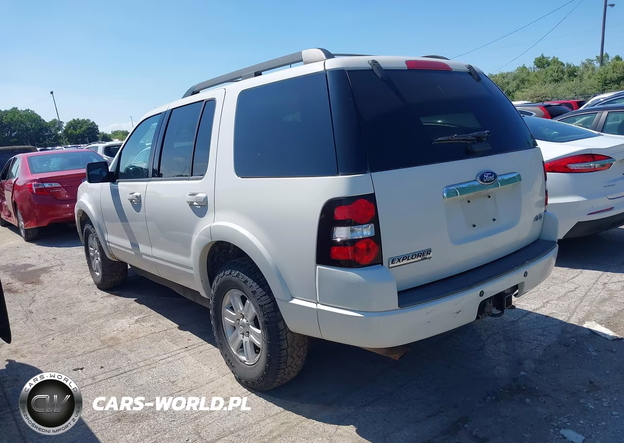 2010 Ford Explorer Xlt VIN:1FMEU7DE0AUA80933 - 3
