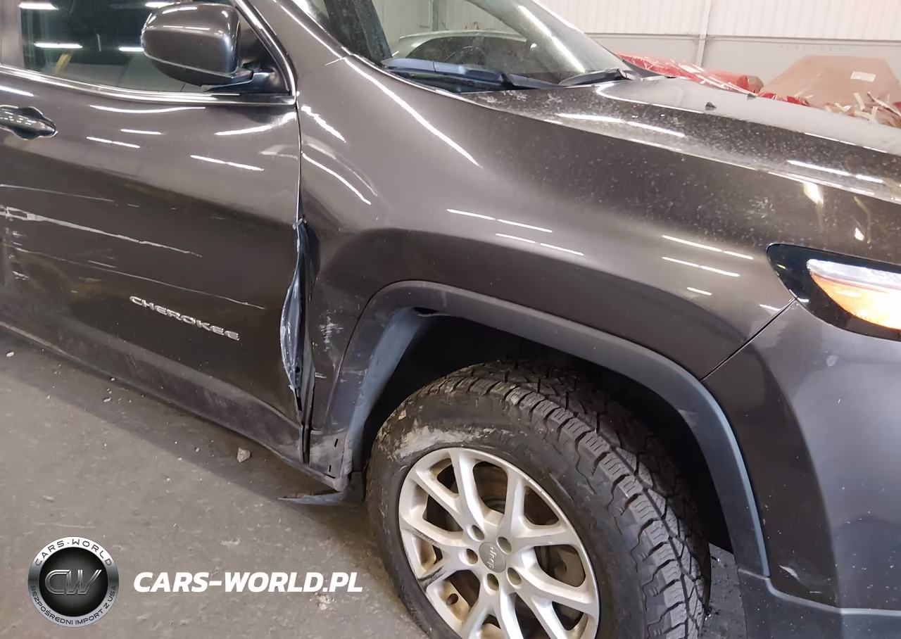 2017 Jeep Cherokee Latitude VIN:1C4PJMCB6HD237077 - 6