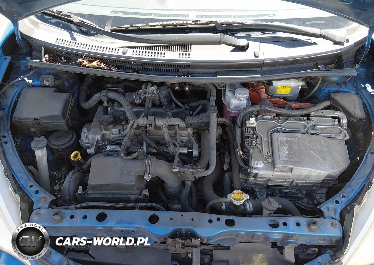 2014 Toyota Prius C Two VIN:JTDKDTB3XE1073271 - 10