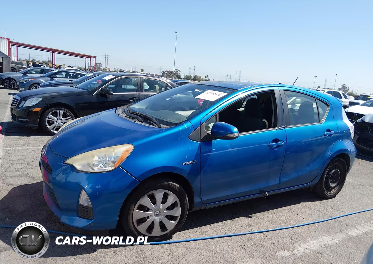 2014 Toyota Prius C Two VIN:JTDKDTB3XE1073271 - 14