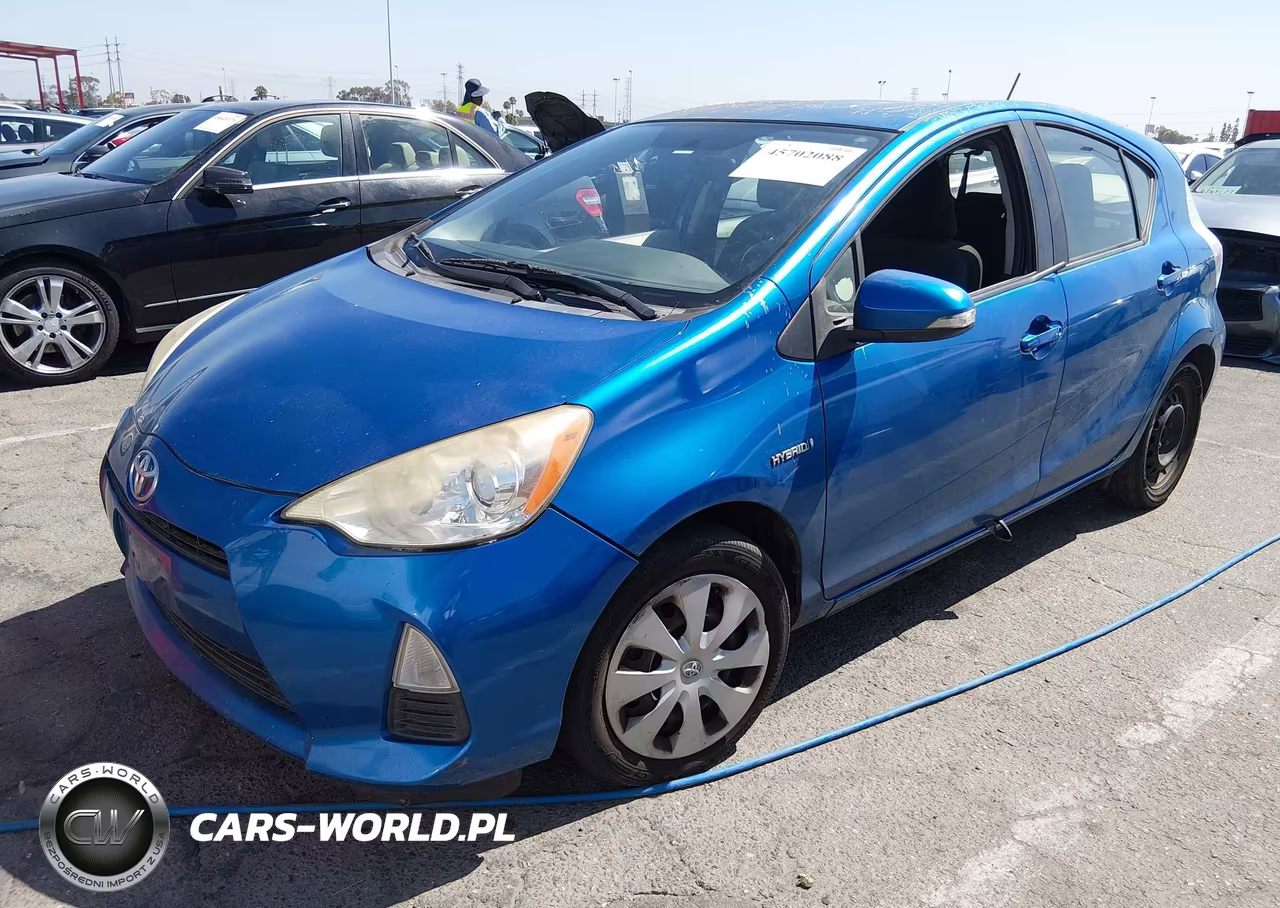2014 Toyota Prius C Two VIN:JTDKDTB3XE1073271 - 2