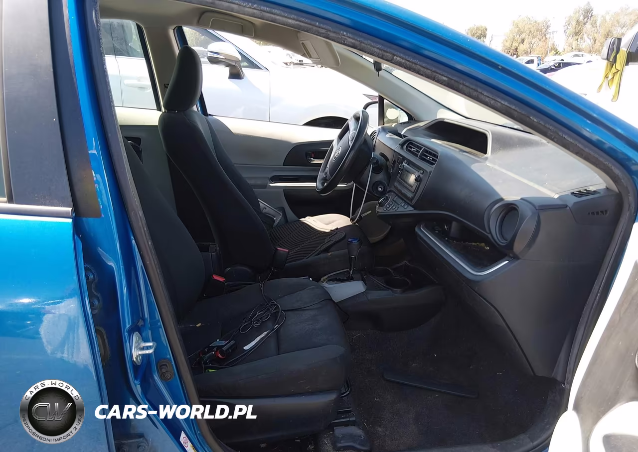 2014 Toyota Prius C Two VIN:JTDKDTB3XE1073271 - 5