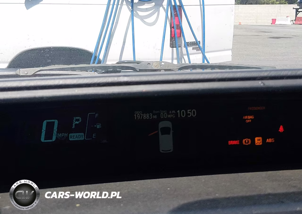 2014 Toyota Prius C Two VIN:JTDKDTB3XE1073271 - 7