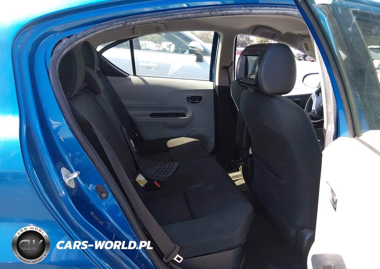 2014 Toyota Prius C Two VIN:JTDKDTB3XE1073271 - 8