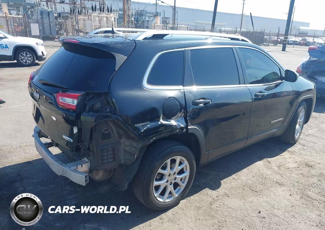 2016 Jeep Cherokee Latitude VIN:1C4PJLCB7GW282025 - 4