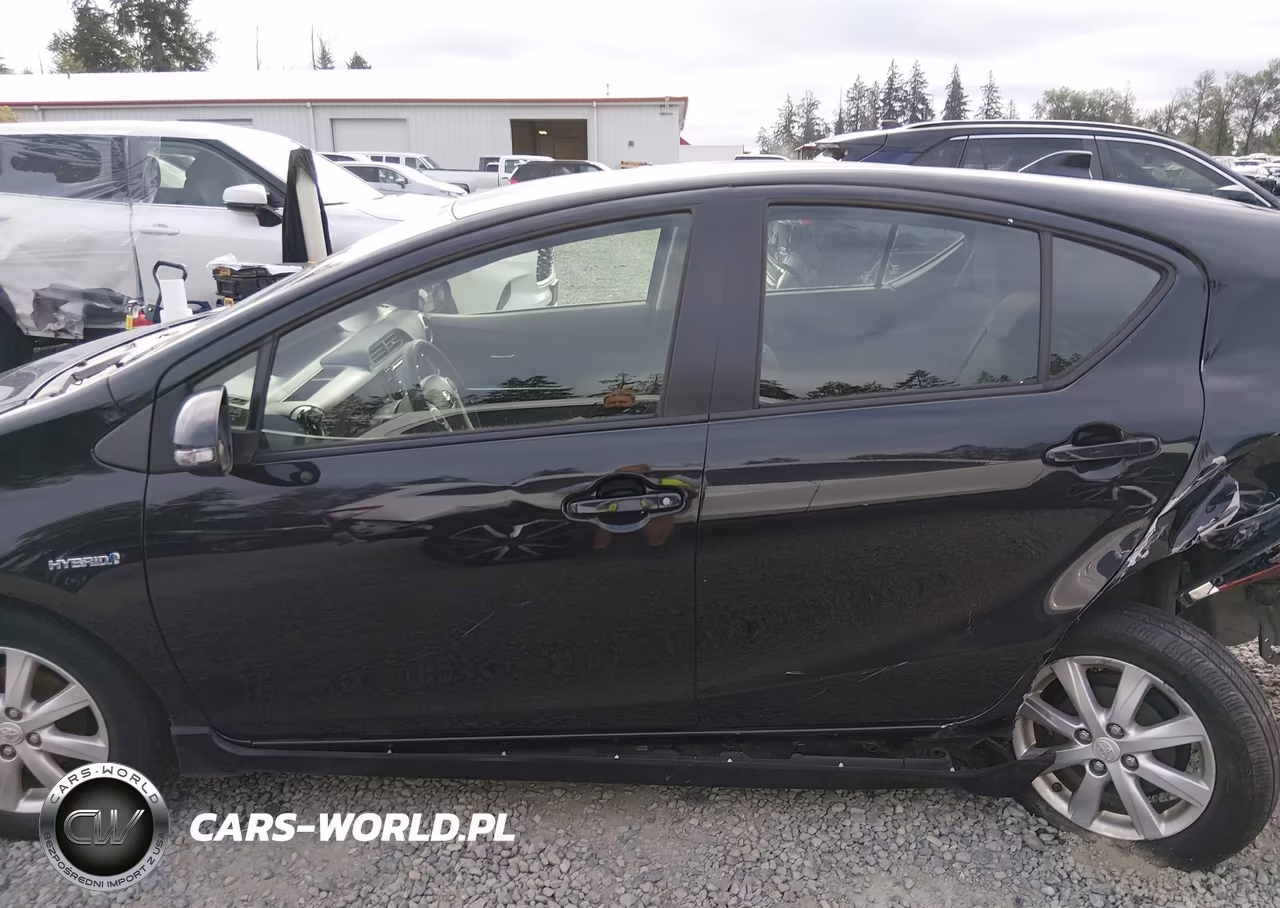 2017 Toyota Prius C Two VIN:JTDKDTB34H1597598 - 15