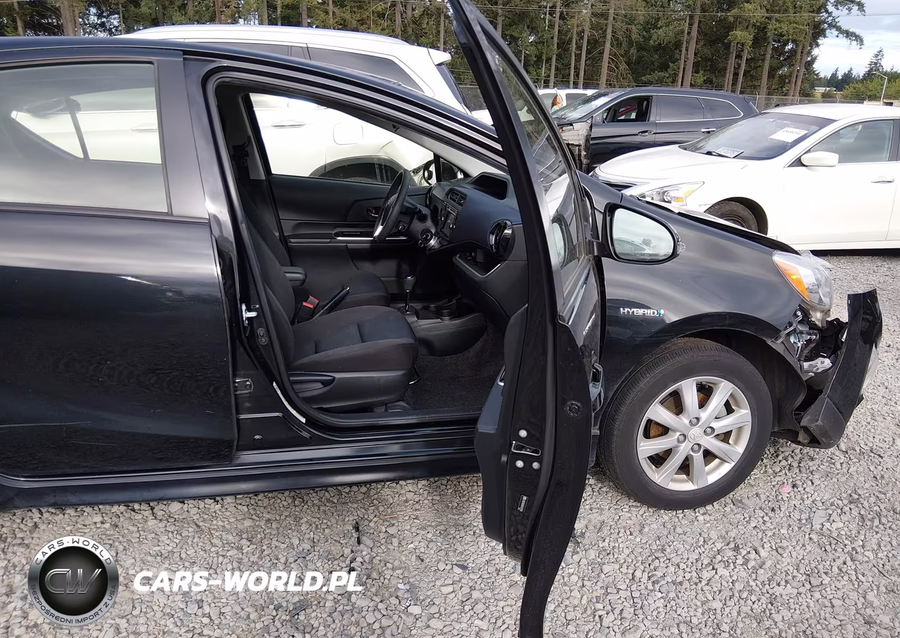 2017 Toyota Prius C Two VIN:JTDKDTB34H1597598 - 5