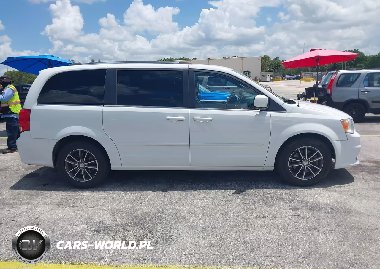 2017 Dodge Grand Caravan Sxt VIN:2C4RDGCGXHR845288 - 13