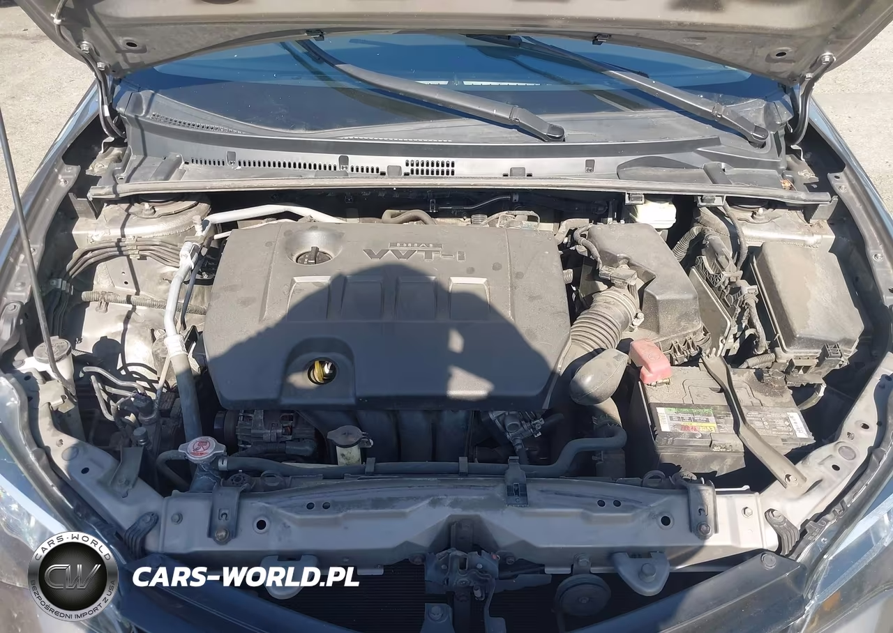 2018 Toyota Corolla Le VIN:5YFBURHE8JP785635 - 10