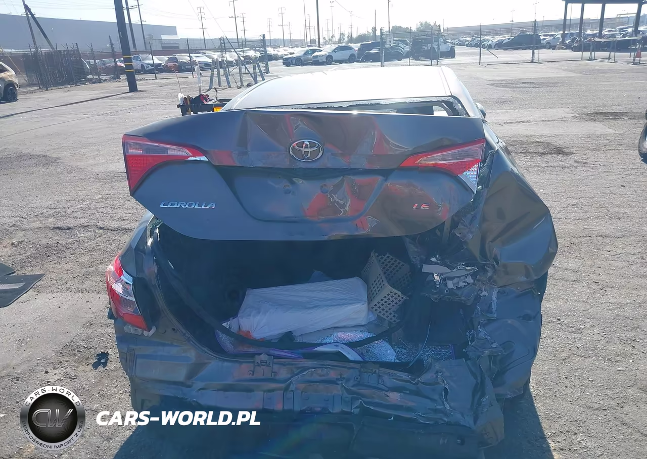 2018 Toyota Corolla Le VIN:5YFBURHE8JP785635 - 15