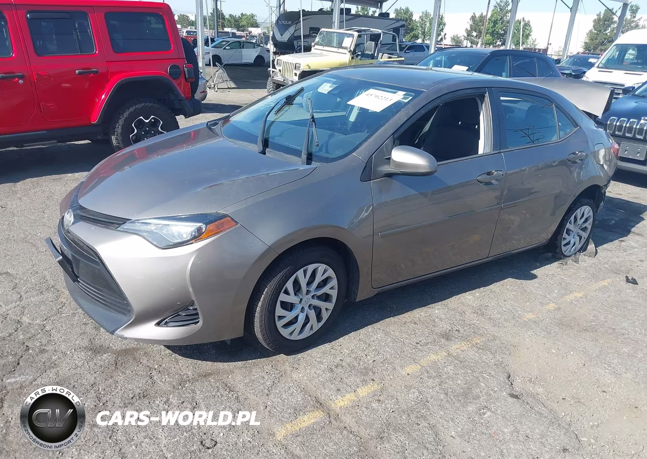 2018 Toyota Corolla Le VIN:5YFBURHE8JP785635 - 2