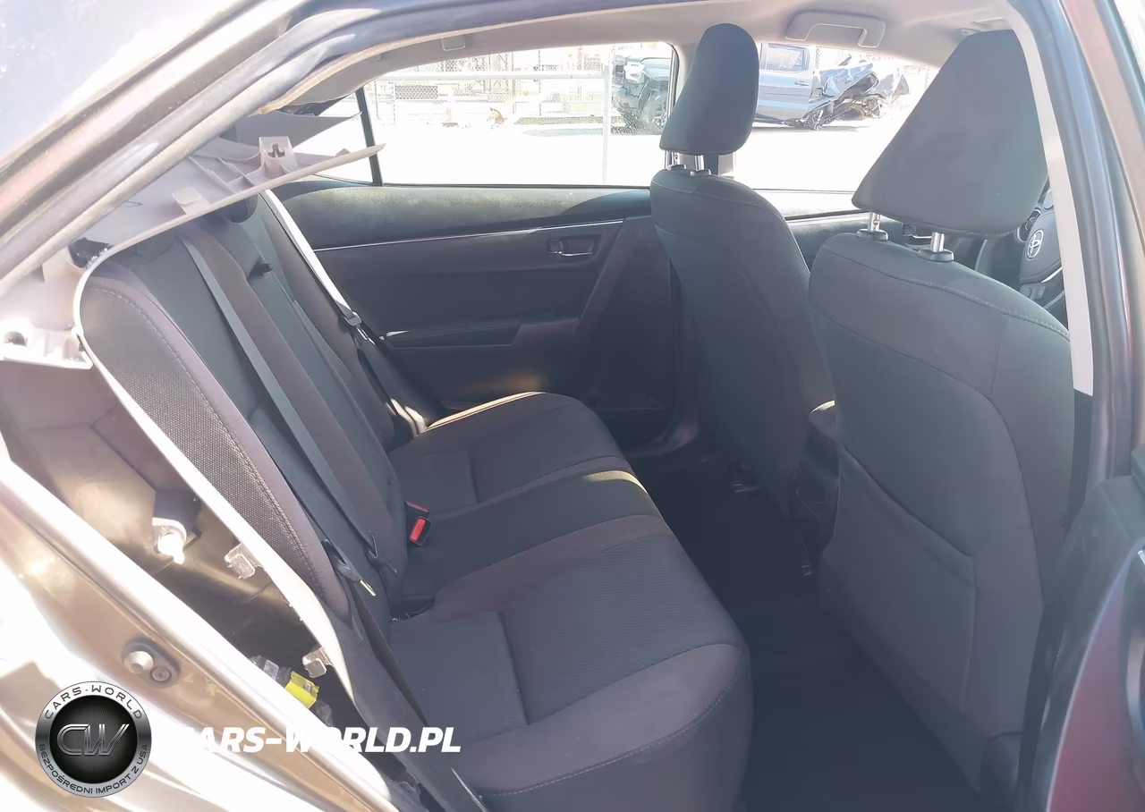 2018 Toyota Corolla Le VIN:5YFBURHE8JP785635 - 8