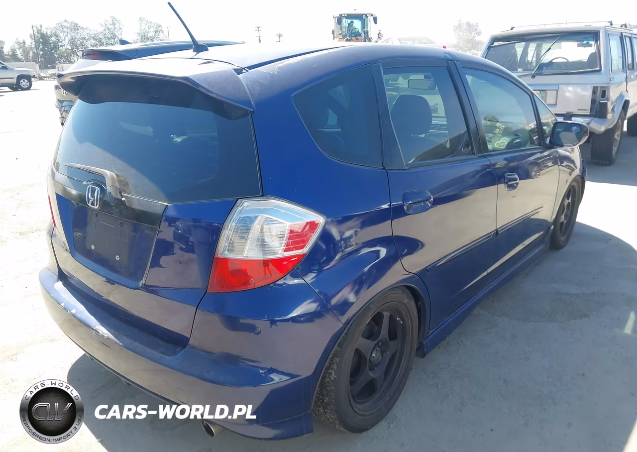 2011 Honda Fit Sport VIN:JHMGE8H54BC010450 - 4