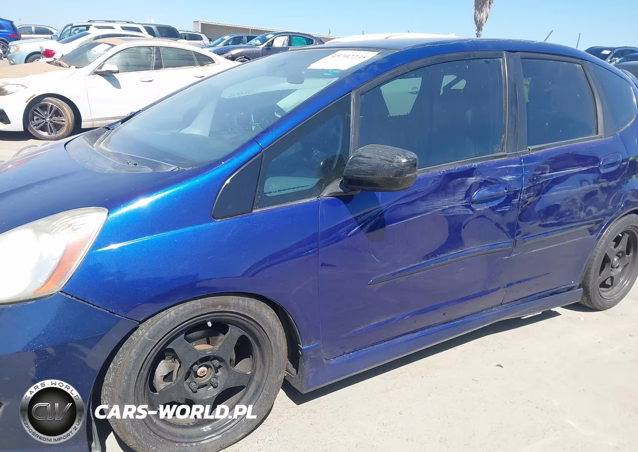 2011 Honda Fit Sport VIN:JHMGE8H54BC010450 - 6
