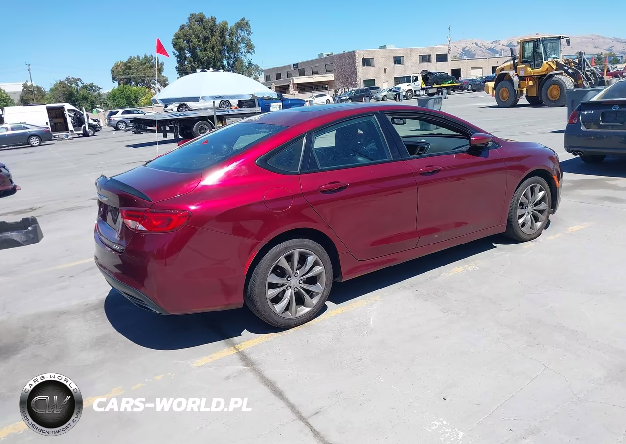 2015 Chrysler 200 S VIN:1C3CCCBGXFN526183 - 4